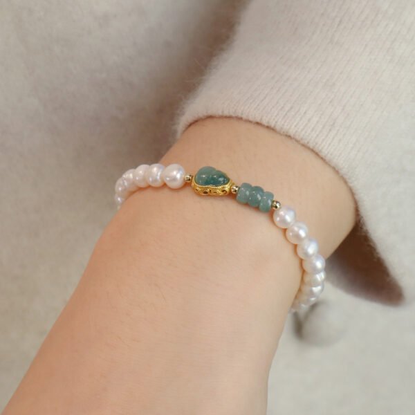 【Fortune and Peace】Pearl Bracelet with Gourd-shaped Jade - Image 5